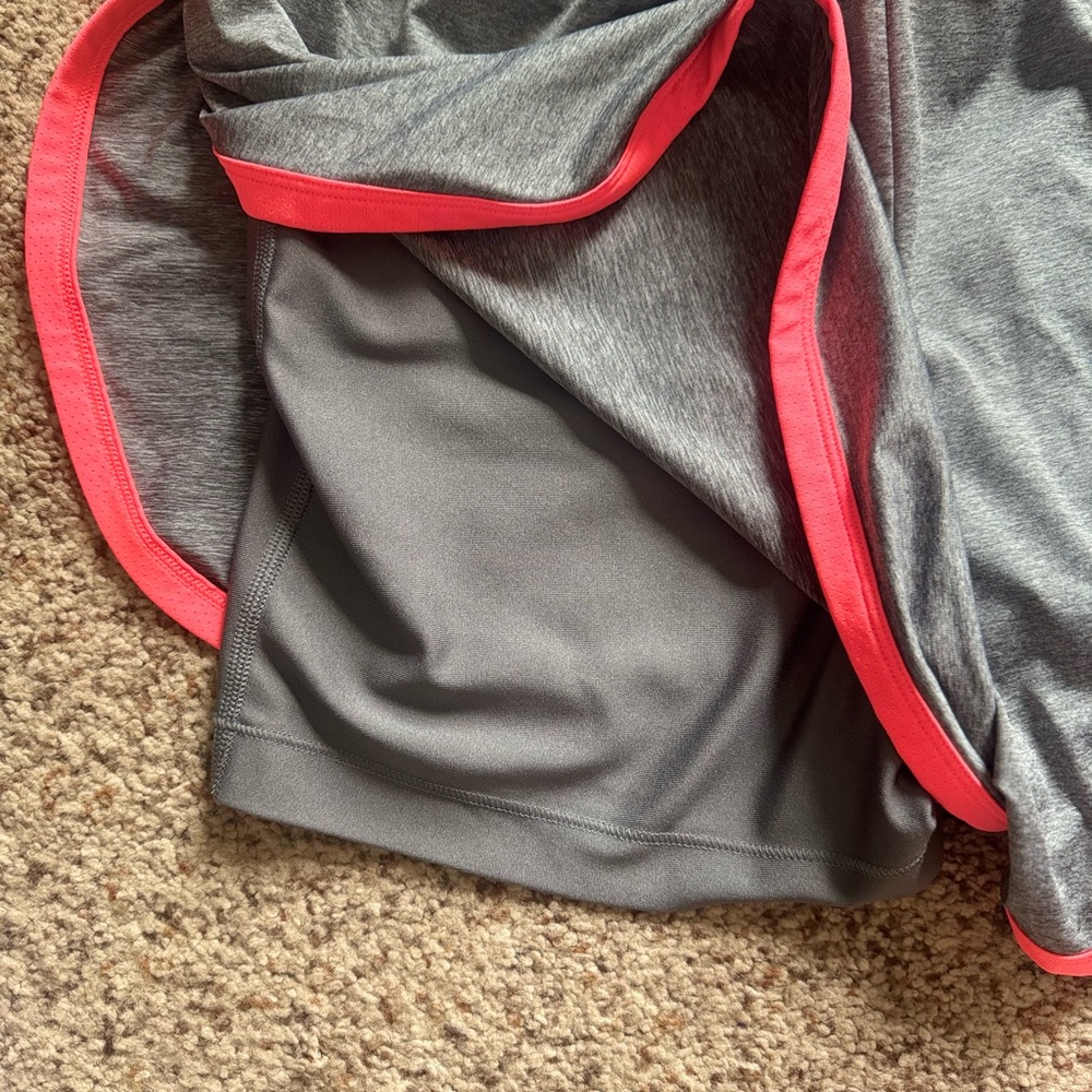 Under Armour HeatGear Women’s Shorts - Picture 7 of 10